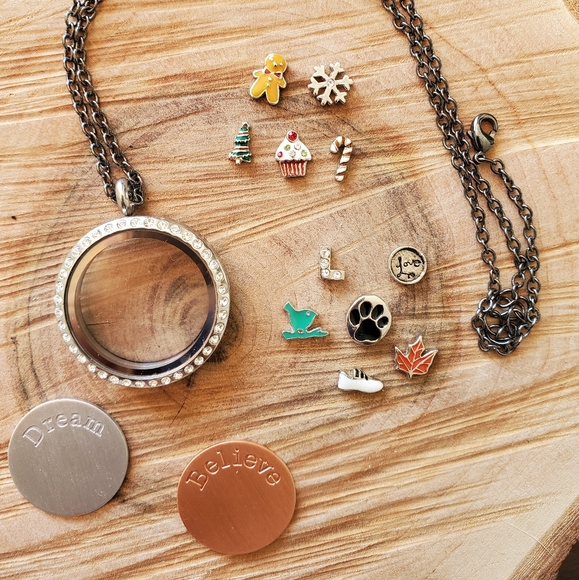 Charm necklace with 5 Christmas charms - Picture 5 of 9